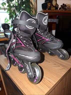 Women's US 8 - Black and Pink Inline Rollerskates